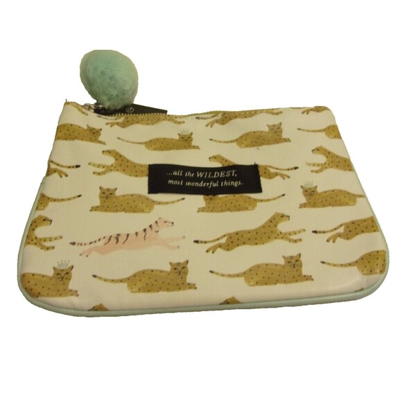 Animal Print All The Wildest Big Cats Live Inspired Cosmetic Bag New - Picture 1 of 5
